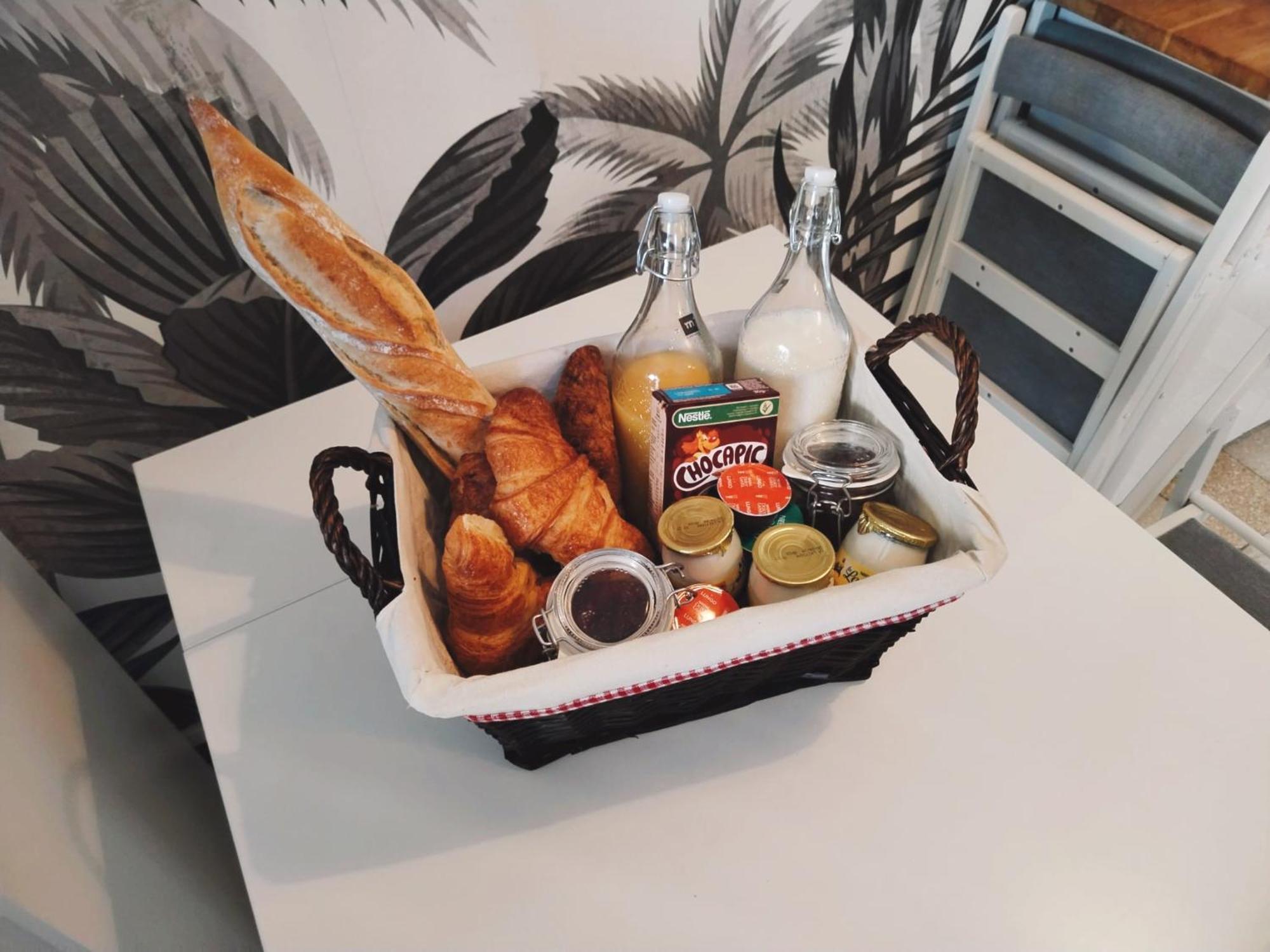 Narbonne Studio Lamarobile Avec Jardin Et Terrasse Proche Des Grands Buffets, Du Centre Ville Et De La Gare Luaran gambar